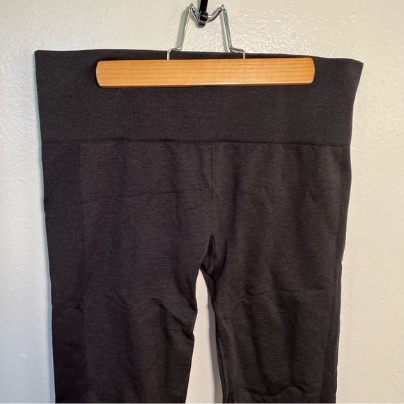 Lululemon Seamlessly Street Crop Black - Picture 4 of 16